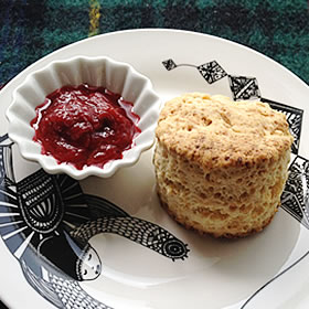 スコーン＆ルバーブジャム